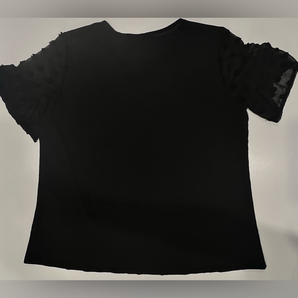 Fashion Collection: Blouse: Black w/ patterned Short Sleeves: X-Large - Picture 3 of 5